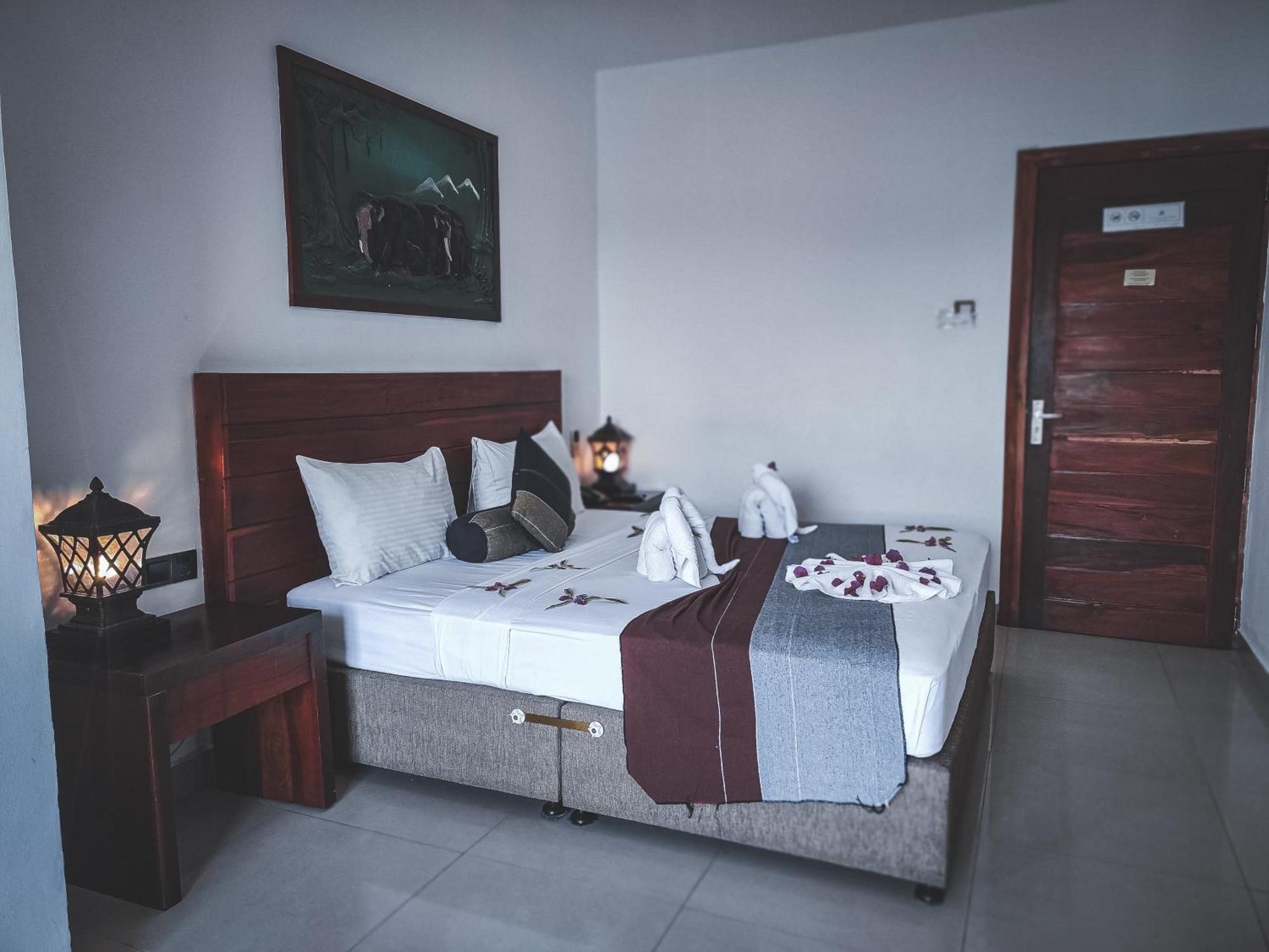 Hotel Elephant Park - New Deal! Half Off Airport Pickups Available Pinnawala  Buitenkant foto