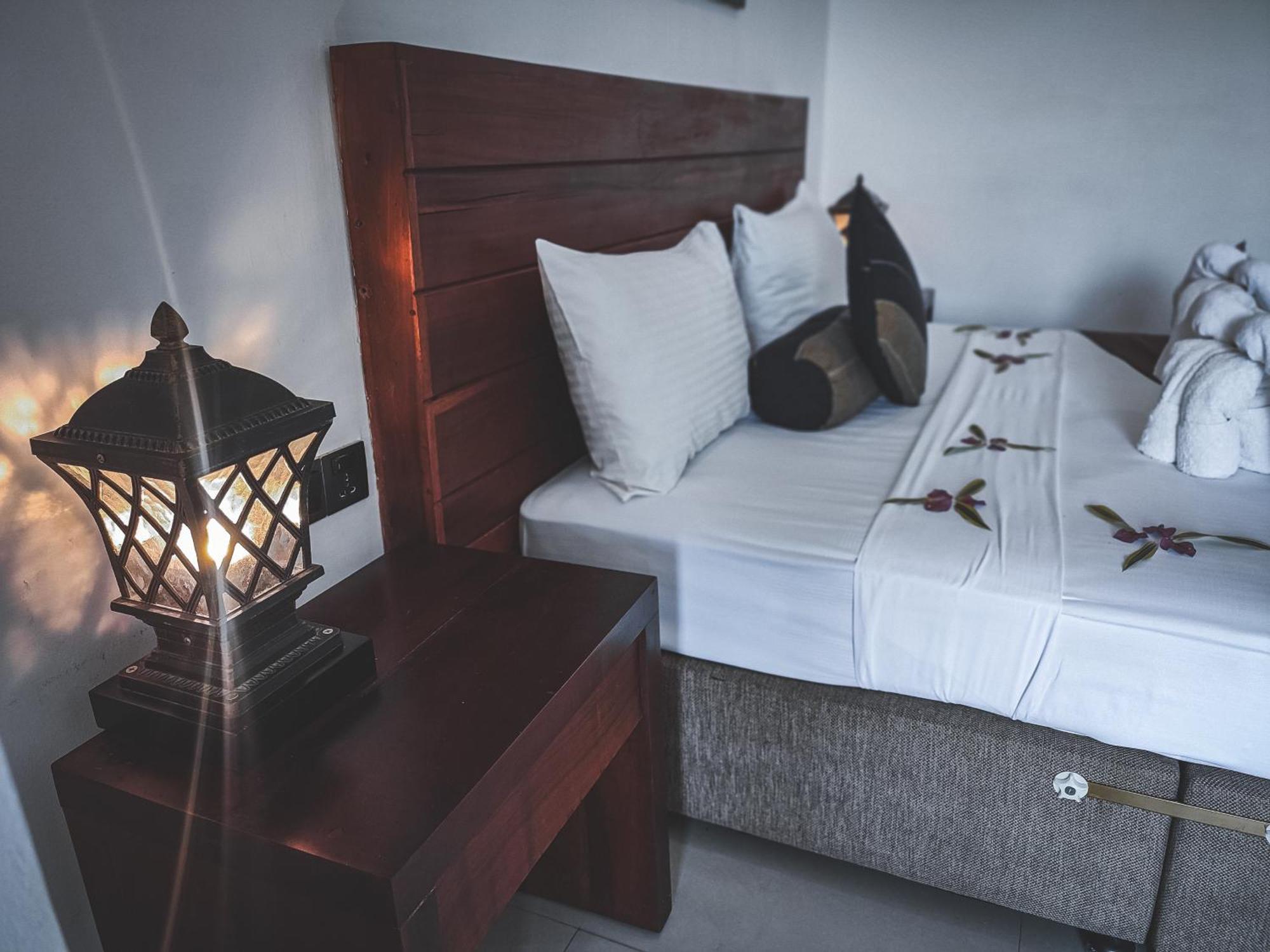 Hotel Elephant Park - New Deal! Half Off Airport Pickups Available Pinnawala  Buitenkant foto