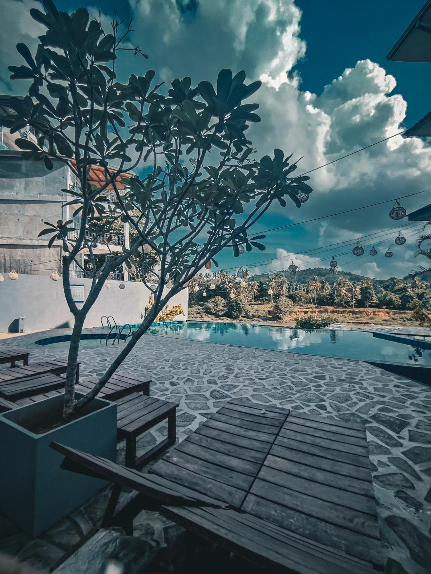 Hotel Elephant Park - New Deal! Half Off Airport Pickups Available Pinnawala  Buitenkant foto
