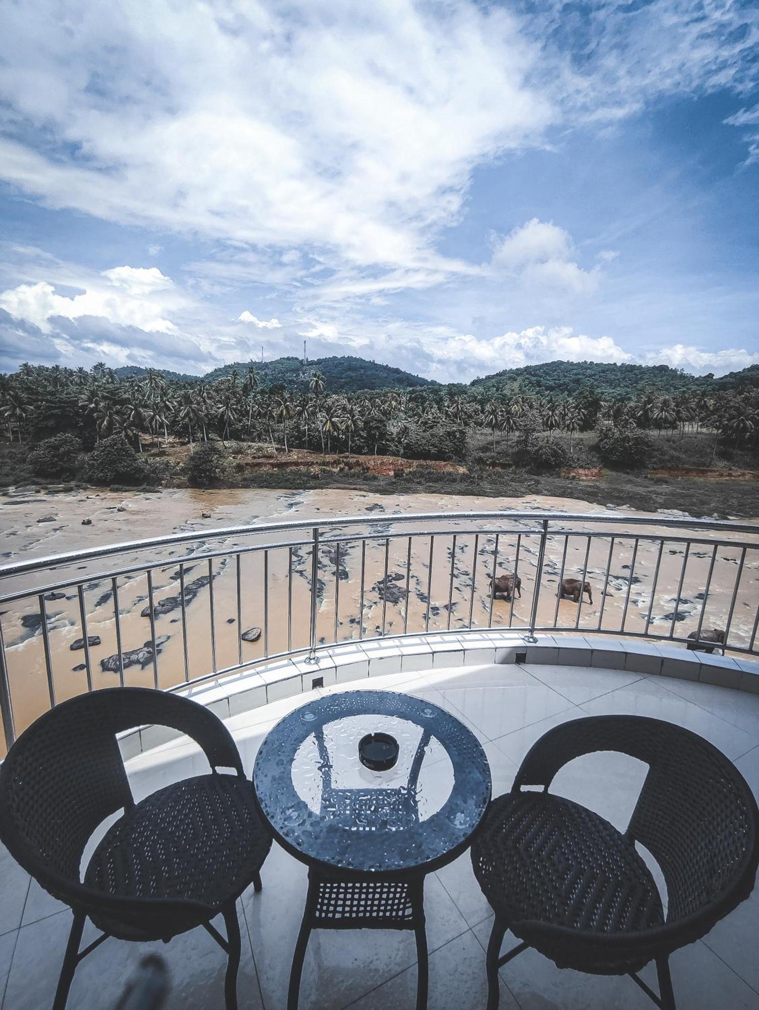 Hotel Elephant Park - New Deal! Half Off Airport Pickups Available Pinnawala  Buitenkant foto